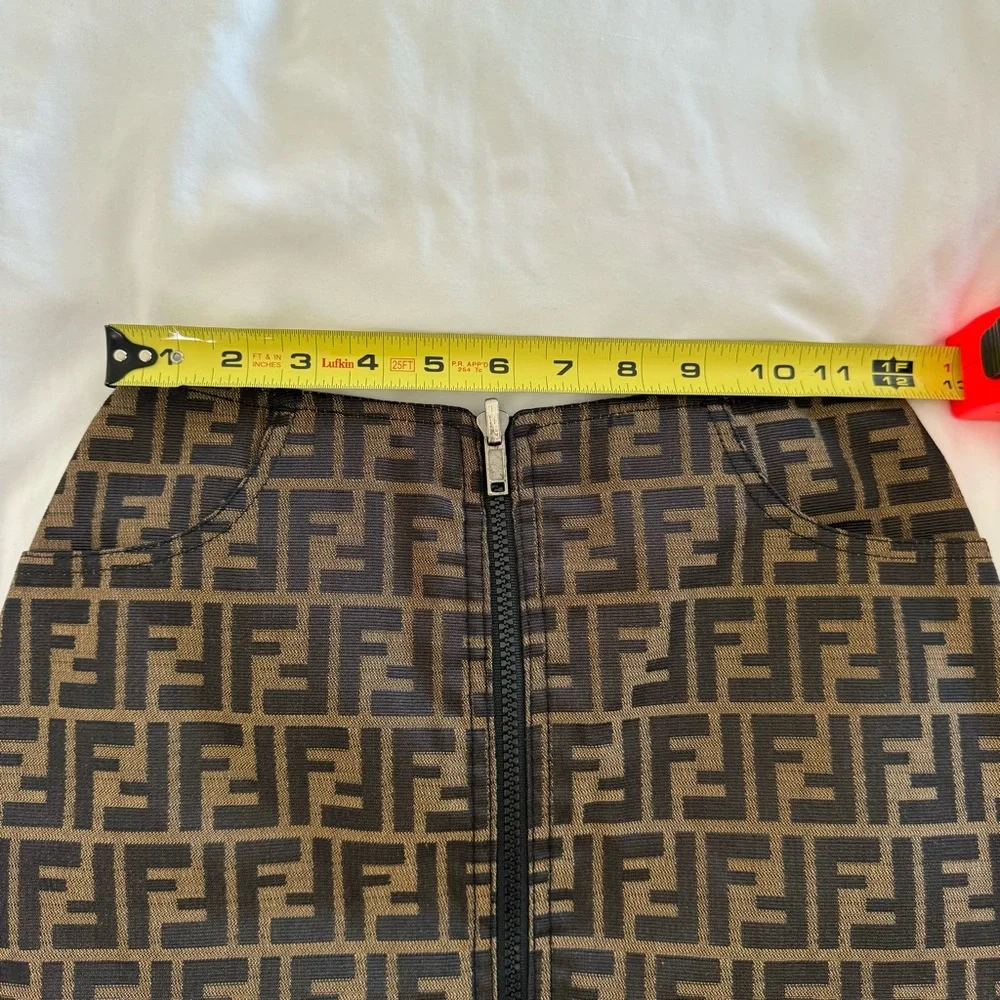 Authentic vintage Fendi reversible mini skirt with zipper - Picture 6 of 7